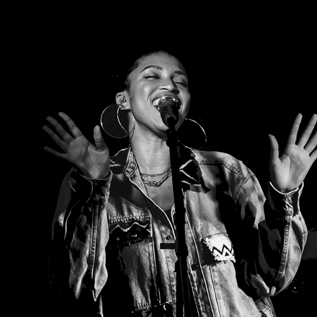 LR-ET-1080×1080 BW