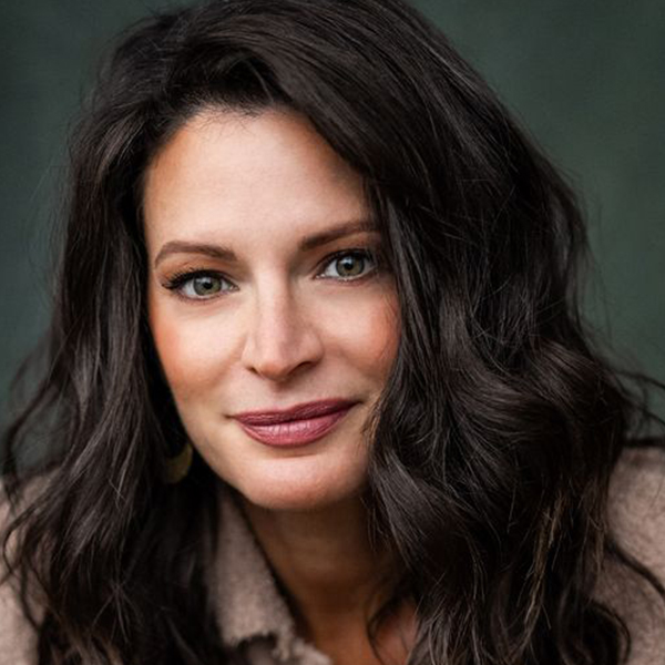 Headshot of Jackie Burns